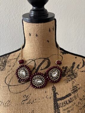 Nordstrom VCML Statement Necklace Gold Tone Chunky Chain Red